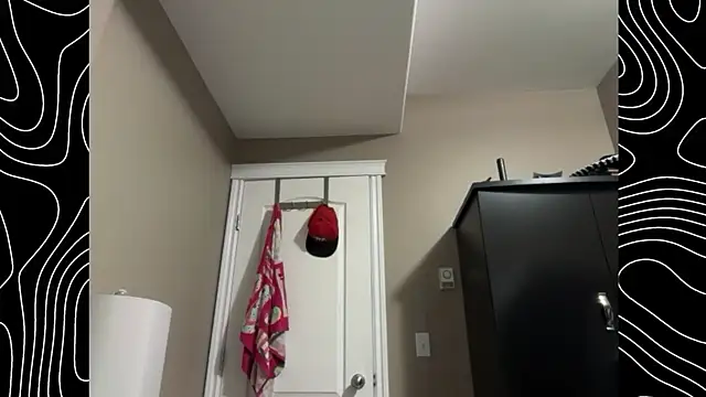 Snapshot of lustylyndon chatting on 11.24.25 lustylyndon online show from 11.24.25