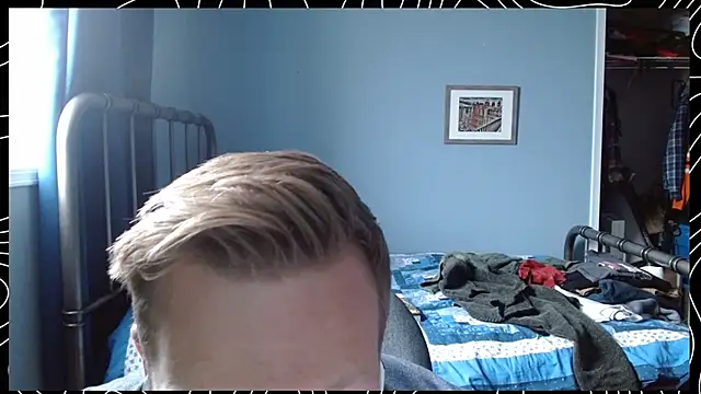 Snapshot of lustylyndon chatting on 12.13.25 lustylyndon online show from 12.13.25