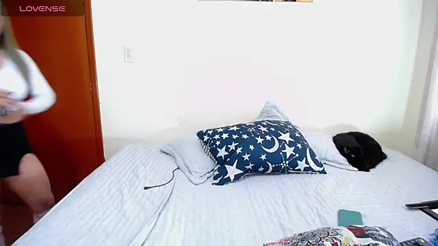 Snapshot of Violet_Bosh chatting on 06.18.26 Violet Bosh online show from 06.18.26