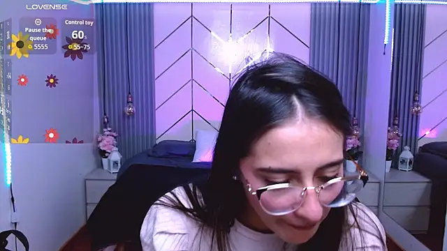 alesiamoore online show from 03.04.26