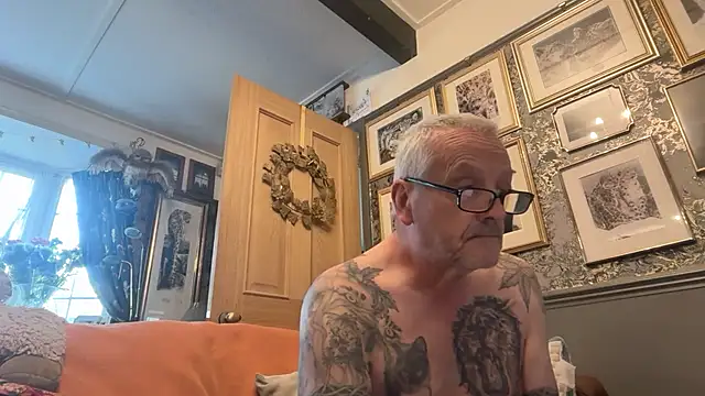 poggles online show from 04.06.26