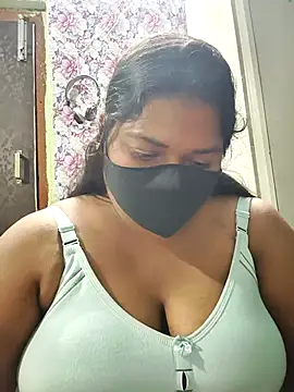 Snapshot of Liyaa_24 chatting on 04.19.26 Liyaa 24 online show from 04.19.26
