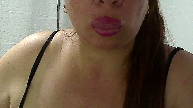 Snapshot of luciana69hot chatting on 04.30.26 luciana69hot online show from 04.30.26