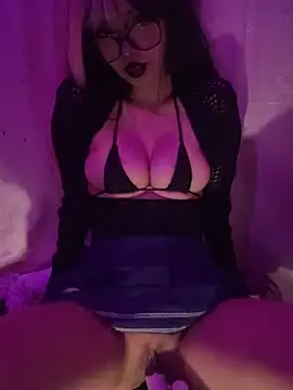 Snapshot of YourDevilGirl_ chatting on 08.02.26 YourDevilGirl online show from 08.02.26