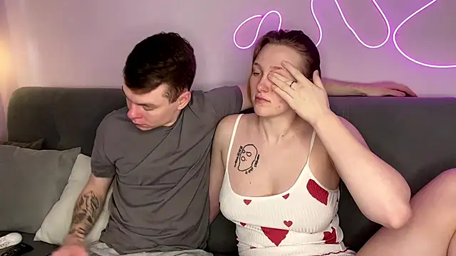 julielourens online show from 11.26.25