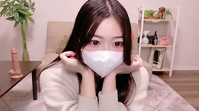 Snapshot of SUI-Strong chatting on 10.18.25 SUI-Strong online show from 10.18.25