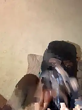 Snapshot of xgeee chatting on 11.17.25 xgeee online show from 11.17.25