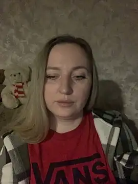 Snapshot of hotsteacher chatting on 10.30.25 hotsteacher online show from 10.30.25