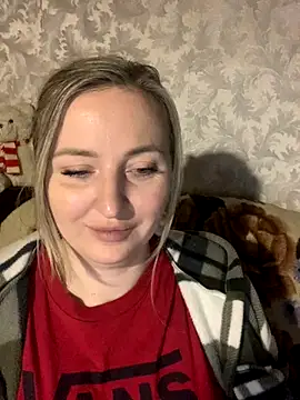 Snapshot of hotsteacher chatting on 12.03.25 hotsteacher online show from 12.03.25