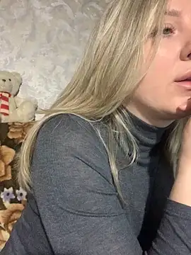 Snapshot of hotsteacher chatting on 12.20.25 hotsteacher online show from 12.20.25