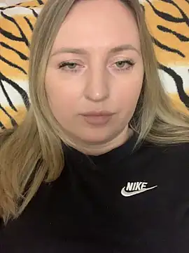 Snapshot of hotsteacher chatting on 03.31.26 hotsteacher online show from 03.31.26