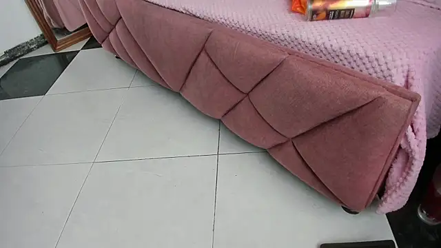 viollettaa  online show from 03.22.26