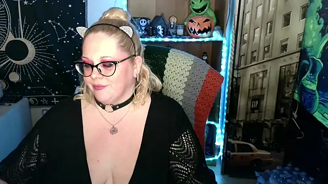 Snapshot of Kinky_Witch chatting on 04.26.26 Kinky Witch online show from 04.26.26