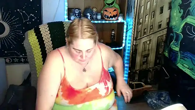 Snapshot of Kinky_Witch chatting on 05.01.26 Kinky Witch online show from 05.01.26