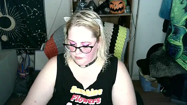 Snapshot of Kinky_Witch chatting on 05.27.26 Kinky Witch online show from 05.27.26