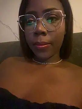 Snapshot of Alexia_24 chatting on 05.17.26 Alexia 24 online show from 05.17.26