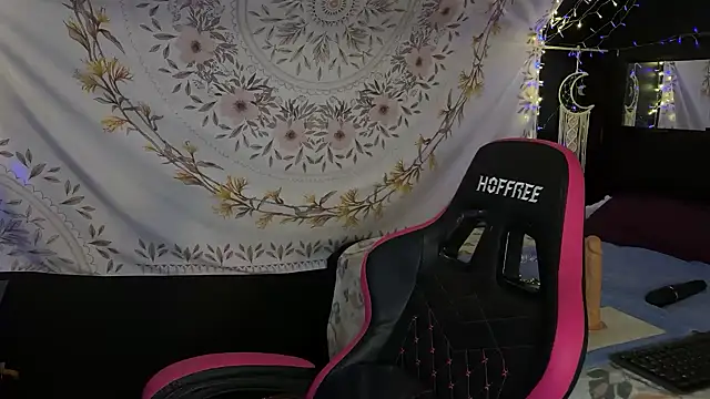 BossMomma0387 online show from 11.20.25