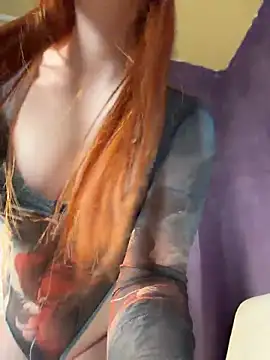 Snapshot of Dari_Toy_ chatting on 05.13.26 Dari Toy online show from 05.13.26