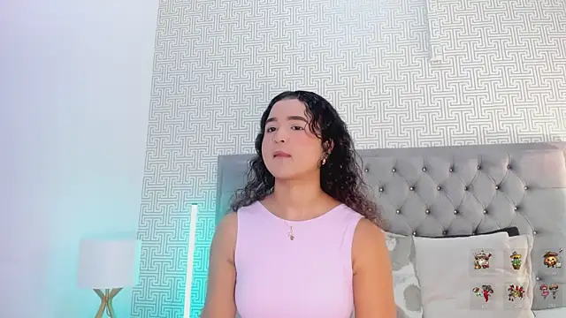 Snapshot of Evaa_Lunna_ chatting on 04.28.26 Evaa Lunna online show from 04.28.26