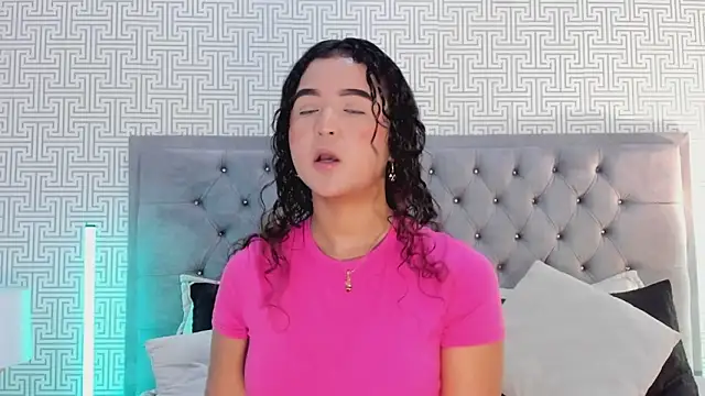 Snapshot of Evaa_Lunna_ chatting on 05.07.26 Evaa Lunna online show from 05.07.26