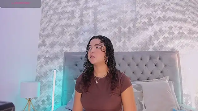 Snapshot of Evaa_Lunna_ chatting on 05.17.26 Evaa Lunna online show from 05.17.26