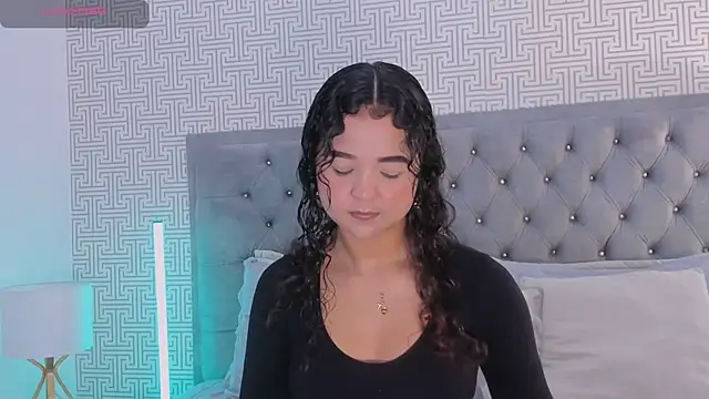 Snapshot of Evaa_Lunna_ chatting on 05.28.26 Evaa Lunna online show from 05.28.26