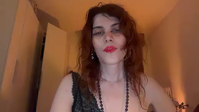 Snapshot of refem9 chatting on 02.24.26 refem9 online show from 02.24.26
