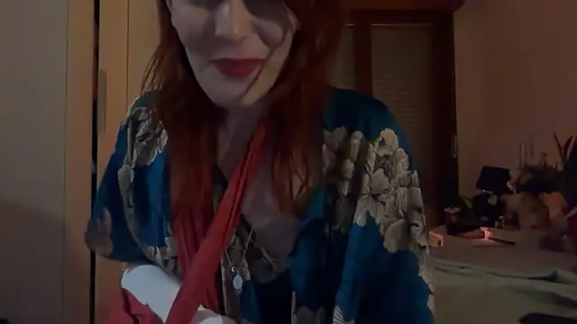 Snapshot of refem9 chatting on 03.25.26 refem9 online show from 03.25.26