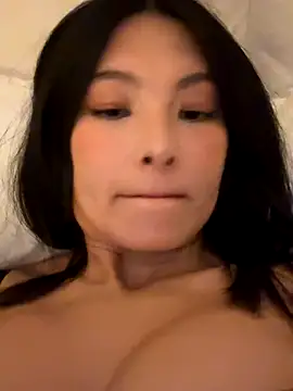 Ninazhang online show from 10.21.25