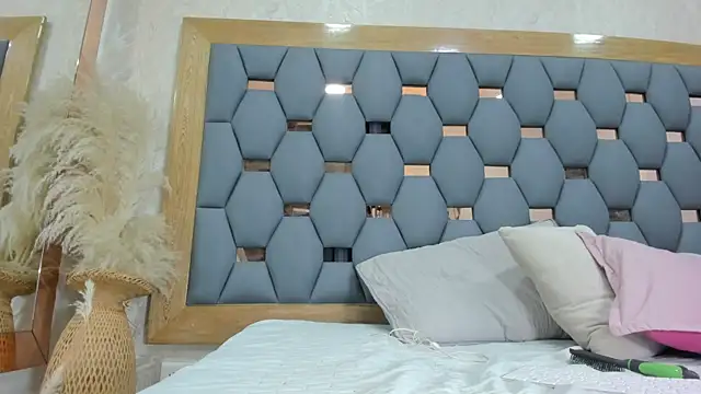 juliette pretty  online show from 11.09.25