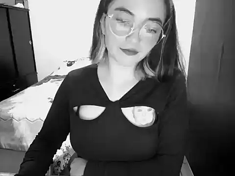 Snapshot of Came-II chatting on 02.18.26 Came-II online show from 02.18.26