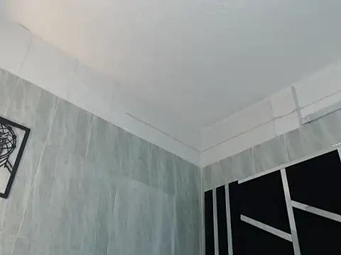 Snapshot of chaniesmith69x chatting on 10.31.25 chaniesmith69x online show from 10.31.25