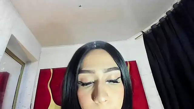 Snapshot of chaniesmith69x chatting on 11.08.25 chaniesmith69x online show from 11.08.25