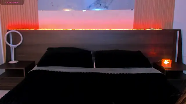 Snapshot of samanthaa_moon chatting on 06.27.26 samanthaa moon online show from 06.27.26
