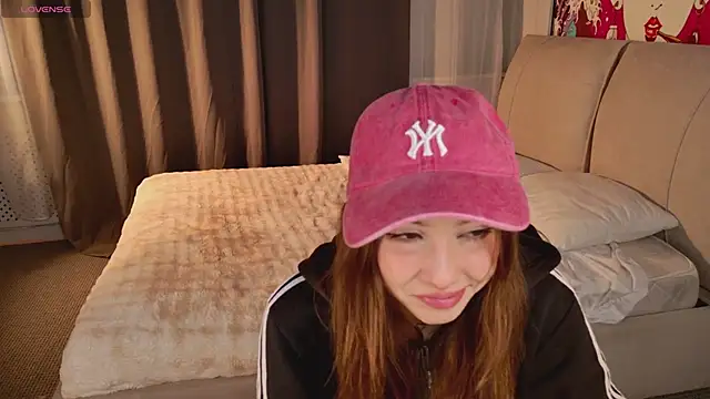 Snapshot of sillybloom chatting on 05.23.26 sillybloom online show from 05.23.26