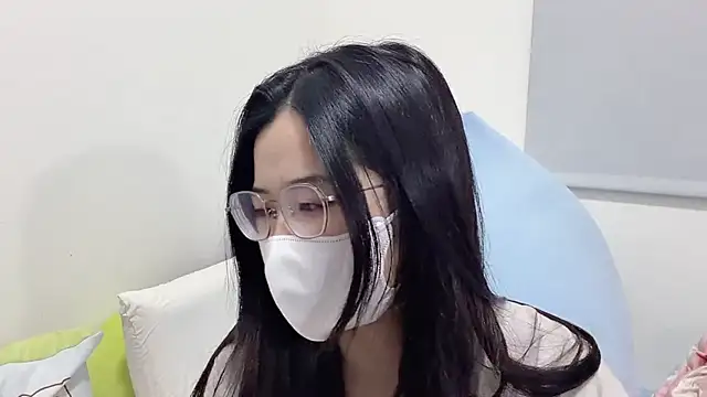 Snapshot of LHeart chatting on 04.22.26 LHeart online show from 04.22.26