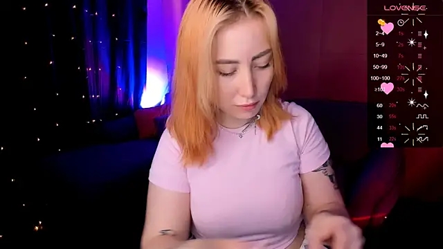 Snapshot of deboramoore chatting on 06.11.26 deboramoore online show from 06.11.26