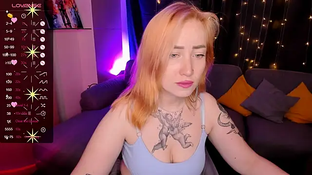 Snapshot of deboramoore chatting on 07.11.26 deboramoore online show from 07.11.26