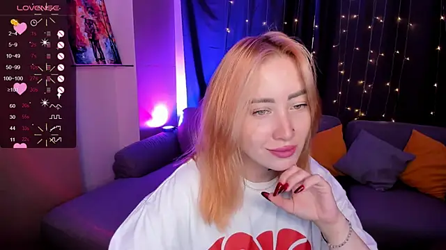 Snapshot of deboramoore chatting on 07.16.26 deboramoore online show from 07.16.26