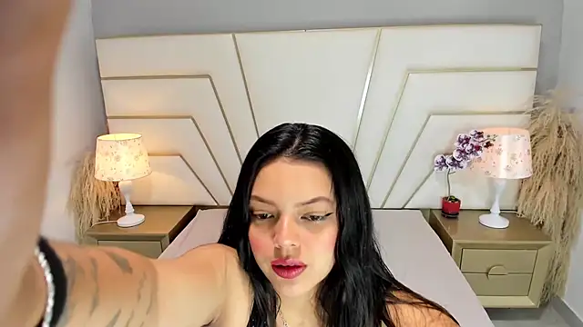 Lucianaa Collins online show from 11.12.25