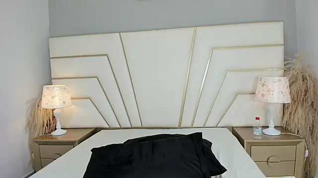 Lucianaa Collins online show from 12.03.25