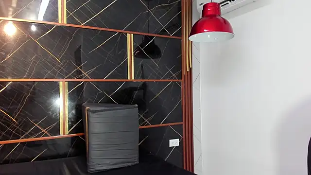 HannyThompson online show from 10.22.25