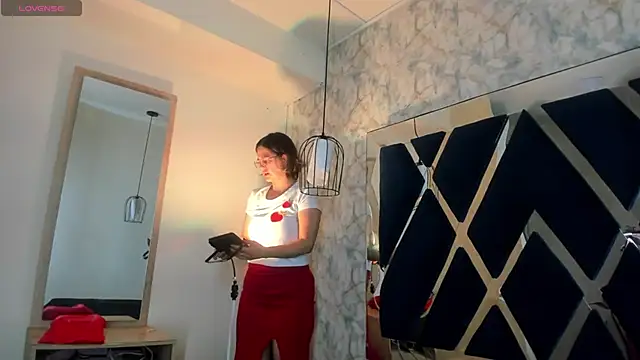 Luciifeer  online show from 11.15.25