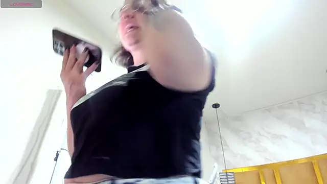 Snapshot of Luciifeer_ chatting on 02.11.26 Luciifeer online show from 02.11.26