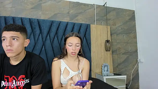 Snapshot of Emma_Valencia_001 chatting on 10.16.25 Emma Valencia 001 online show from 10.16.25