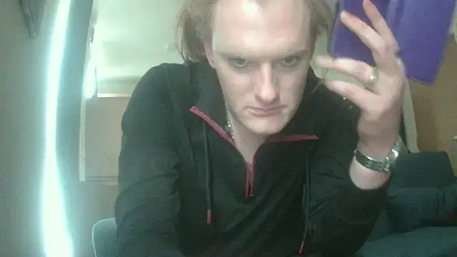 Snapshot of avamaxwell chatting on 05.01.26 avamaxwell online show from 05.01.26