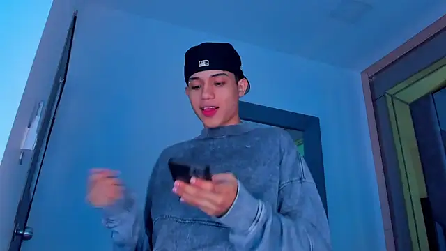 Sebax Young online show from 11.06.25