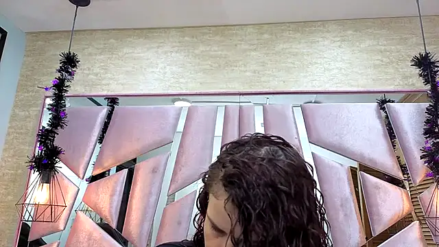 ThaliaCross online show from 11.13.25