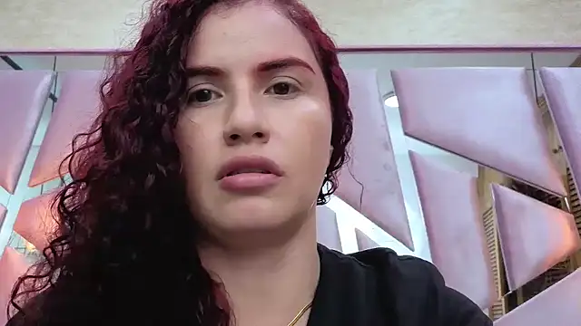 ThaliaCross online show from 03.04.26