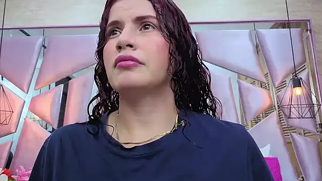 ThaliaCross online show from 03.10.26